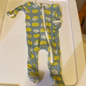 Chick eggs hatch zippered footed footie sleep n play mittens Kickee Pants EUC
